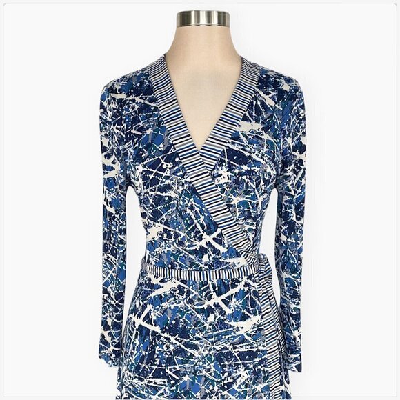 BCBGMaxAzria Adele Blue Abstract and Stripe Print Stretch Jersey Wrap Dress L - Picture 3 of 5